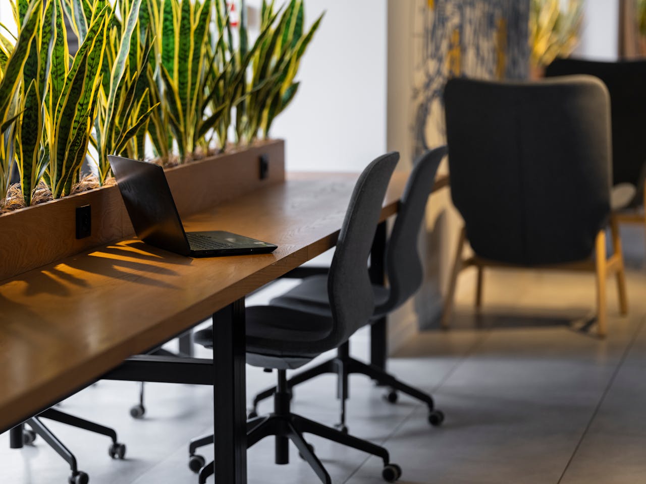 Unterhaltsreinigung in einem Büro - Gebäudereinigung Moormerland